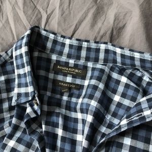 Banana Republic Men’s Luxe Flannel Blue Plaid Button Down